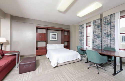 Wholesale District Hotel | Hampton Inn Indianapolis Downtown Across from Circle Centre