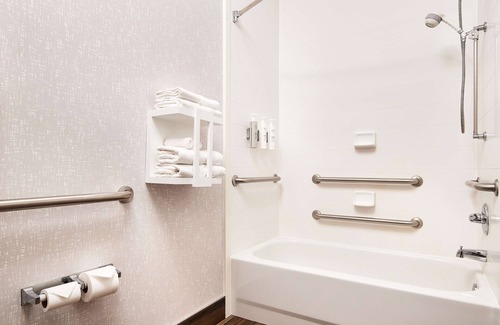 Longmont Hotel | Hampton Inn Longmont