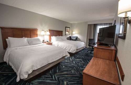 Jeffersonville - Clarksville Hotel | Hampton Inn Louisville-North/Clarksville