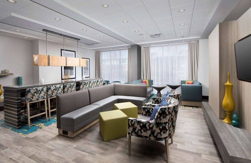 Seybold Hotel | Hampton Inn Miami - Airport East, FL