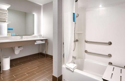 Anaheim Resort Hotel | Hampton Inn & Suites Anaheim Resort Convention Center