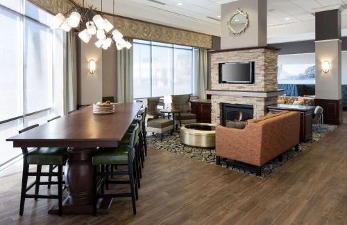 Boise Hotel | Hampton Inn & Suites Boise-Downtown