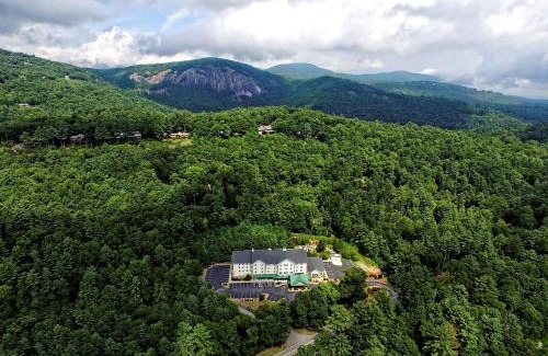 Sapphire Hotel | Hampton Inn & Suites Cashiers - Sapphire Valley