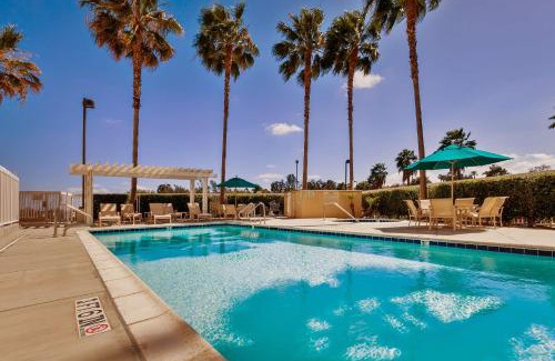 Chino Hills Hotel | Hampton Inn & Suites Chino Hills