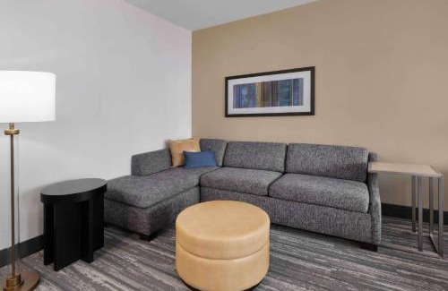 Downtown Denver Hotel | Hampton Inn & Suites Denver Downtown Convention Center