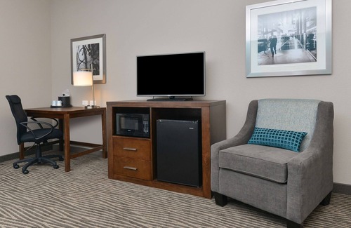 Court Avenue Entertainment District Hotel | Hampton Inn & Suites Des Moines Downtown