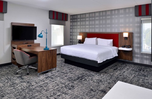 Downtown Greensboro Hotel | Hampton Inn & Suites Greensboro Downtown