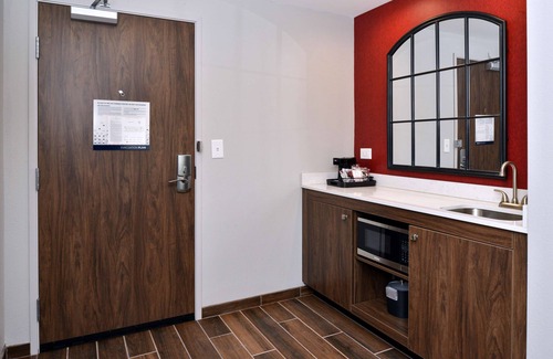 Downtown Greensboro Hotel | Hampton Inn & Suites Greensboro Downtown