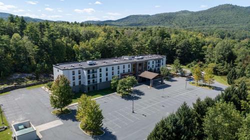 Lake George Hotel | Hampton Inn & Suites Lake George