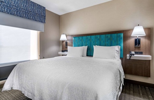 Jeffersontown Hotel | Hampton Inn & Suites Louisville East