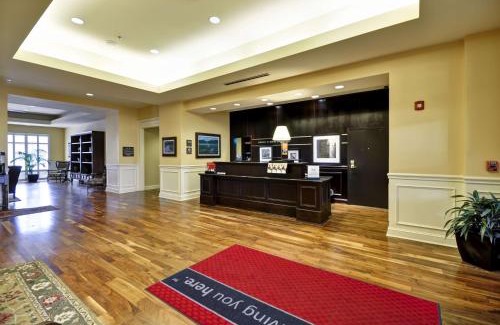 North Charleston Hotel | Hampton Inn & Suites North Charleston-University Boulevard