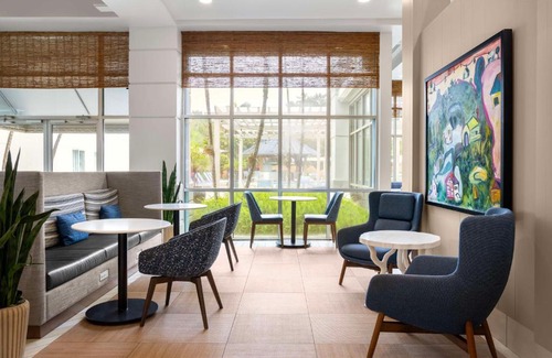 Isla Verde Hotel | Hampton Inn & Suites San Juan