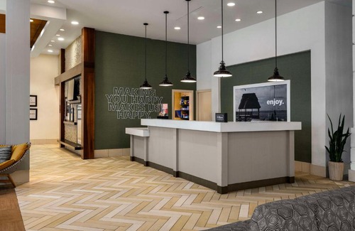 Isla Verde Hotel | Hampton Inn & Suites San Juan
