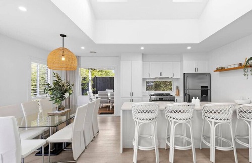 Torquay House | Hamptons Escape - Sleeps 9