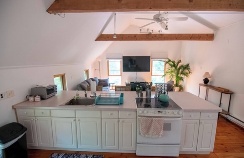 Hampton Bays Apartment | Hamptons Haven: Sunny 1-bedroom oasis with modern comforts near the bay!
