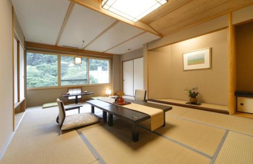 Minami Hotel | Hanamomiji