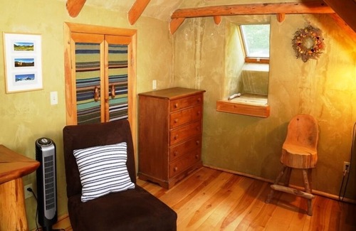 Littleton Cottage | Hand crafted hilltop cottage