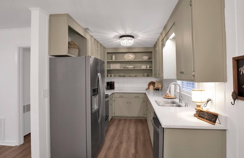 Dothan House | Hank’s Place - Home Away From Home