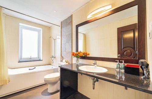 Hang Buom Hotel | Hanoi Memory Central Hotel & Spa