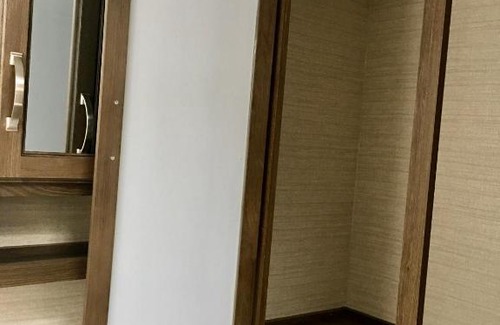 Canoga Park Other | Happy C Direct Access