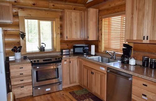 Winthrop Cabin | Happy Cabin: Two Bedroom