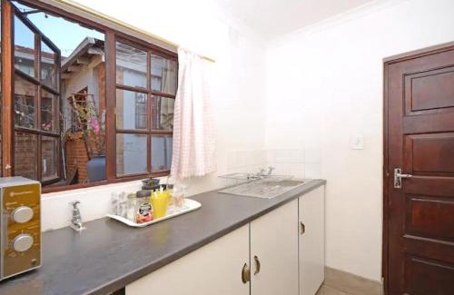 Greater Johannesburg Metropolitan Area House | Happy colourful cottage
