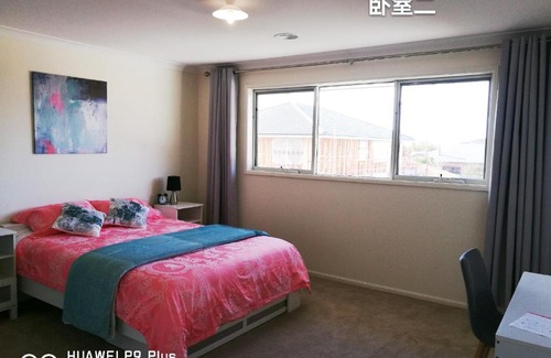 Point Cook Villa | Happy Cozy House