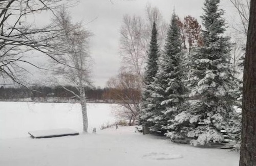 Spooner Cabin | Happy Shores Log Cabin on Spooner Lake