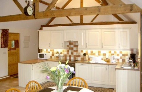 Abbey-Cwmhir Cottage | HAPPY UNION STABLES, pet friendly, with a garden in Abbeycwmhir