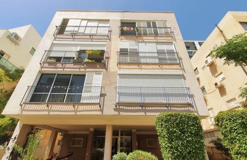 Kerem HaTeimanim Apartment | Harav Kook Lilas in Tel Aviv-yafo