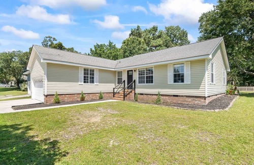 Sneads Ferry House | Harbor Hideout | Your Pet-Friendly Coastal Getaway