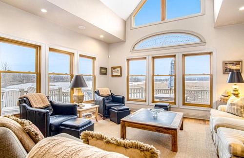 New Buffalo House | Harbor House