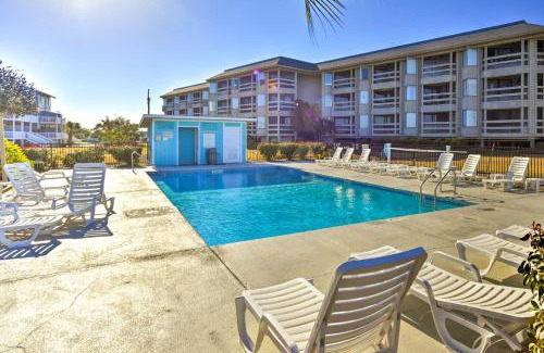 Oceanmarsh Subdivision Apartment | Harbor Island Condo with Pool Access Walk to Beach!