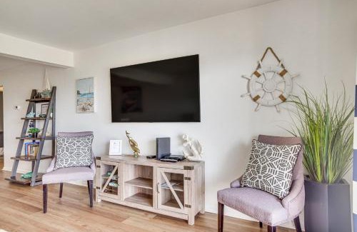 Oceanmarsh Subdivision Apartment | Harbor Island Condo with Pool Access Walk to Beach!