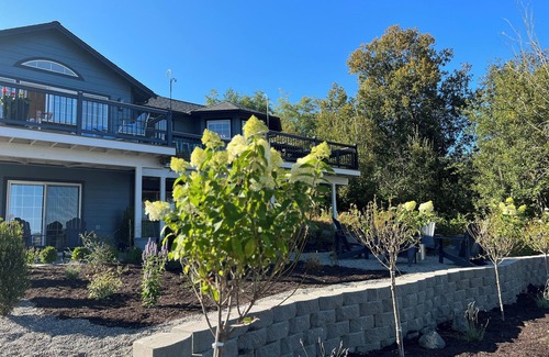 Freeland House | Harbor Vista On Par: Whidbey’s newest remodeled space with water views & hot-tub