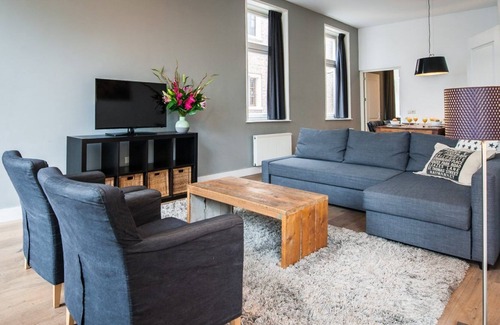 Haarlemmerbuurt Apartment | HARBOUR 60 M2 ONE BEDROOM APARTMENT IN A HISTORICAL BUILDING