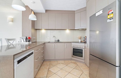 Cullen Bay Apartment | Harbour Haven Penthouse: Marina view, Balcony, BBQ