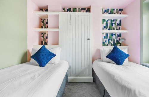 Barbican House | Harbour House - Central Location with Free Parking