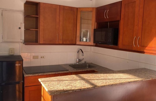 Coral Harbour Apartment | Harbour Island Villa,10 mins from the Airport, On the Beach