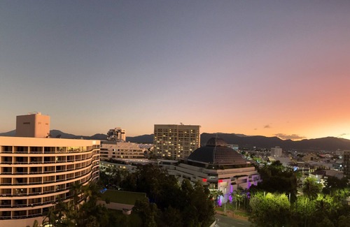 Cairns Central Business District Apartment | Harbour Lights Apartment