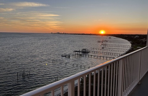 Ono Island Condo | Harbour Pointe Luxury Condo-4 Bedrooms, 3 Baths.Incredible Views!