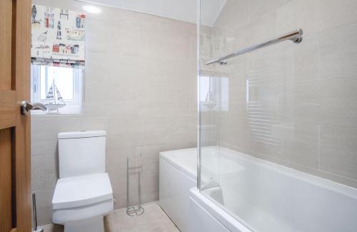Milford Haven Apartment | Harbour View - 2 Bedroom Apartment - Milford Haven