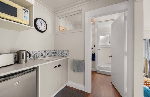 Kohukohu Apartment | Harbour View- Relax & enjoy the stunning harbour views from the private deck.