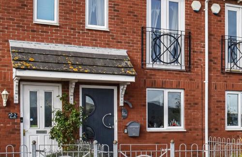Hopton House | Harbour View Villa