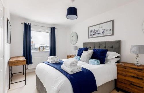 Hamworthy Apartment | Harbourside Retreat - Spacious Balcony with Harbour Views