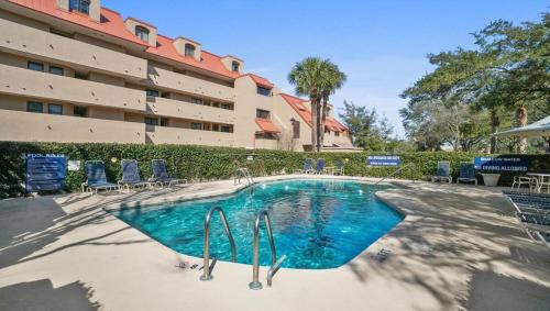 Shelter Cove Villa | Harbourside Villa Steps to Shops Dining & Marina