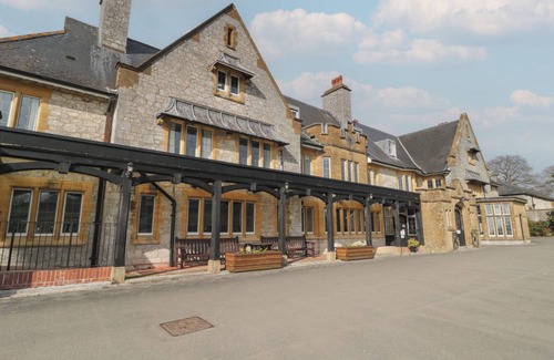 Heligan Cottage | HARCOMBE HEIGHTS AT HARCOMBE HOUSE, romantic, with pool in Chudleigh