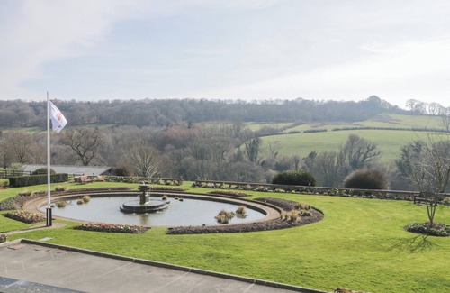 Heligan Cottage | HARCOMBE HEIGHTS AT HARCOMBE HOUSE, romantic, with pool in Chudleigh
