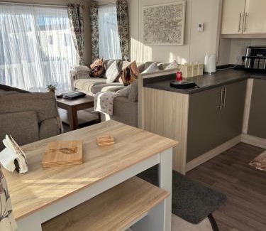 Patrington Haven House | Hares Haven pet friendly sleeps 6