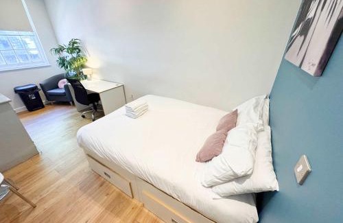 Bristol Floating Harbour Apartment | Harford House Studios 15 - Hopewell